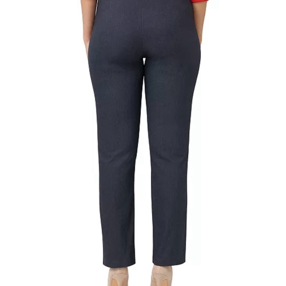 NWT Hue
Women's Pull-On Mid-Rise Denim Leggings Large - Picture 3 of 6